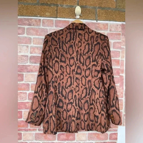 WEWOREWHAT SHAPED LONG BLAZER IN BROWN SNAKESKIN SZ 6 - Picture 7 of 16